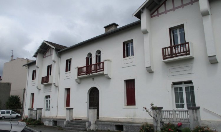 Rénovation d'un ancien presbytère en appartement à Pau 
